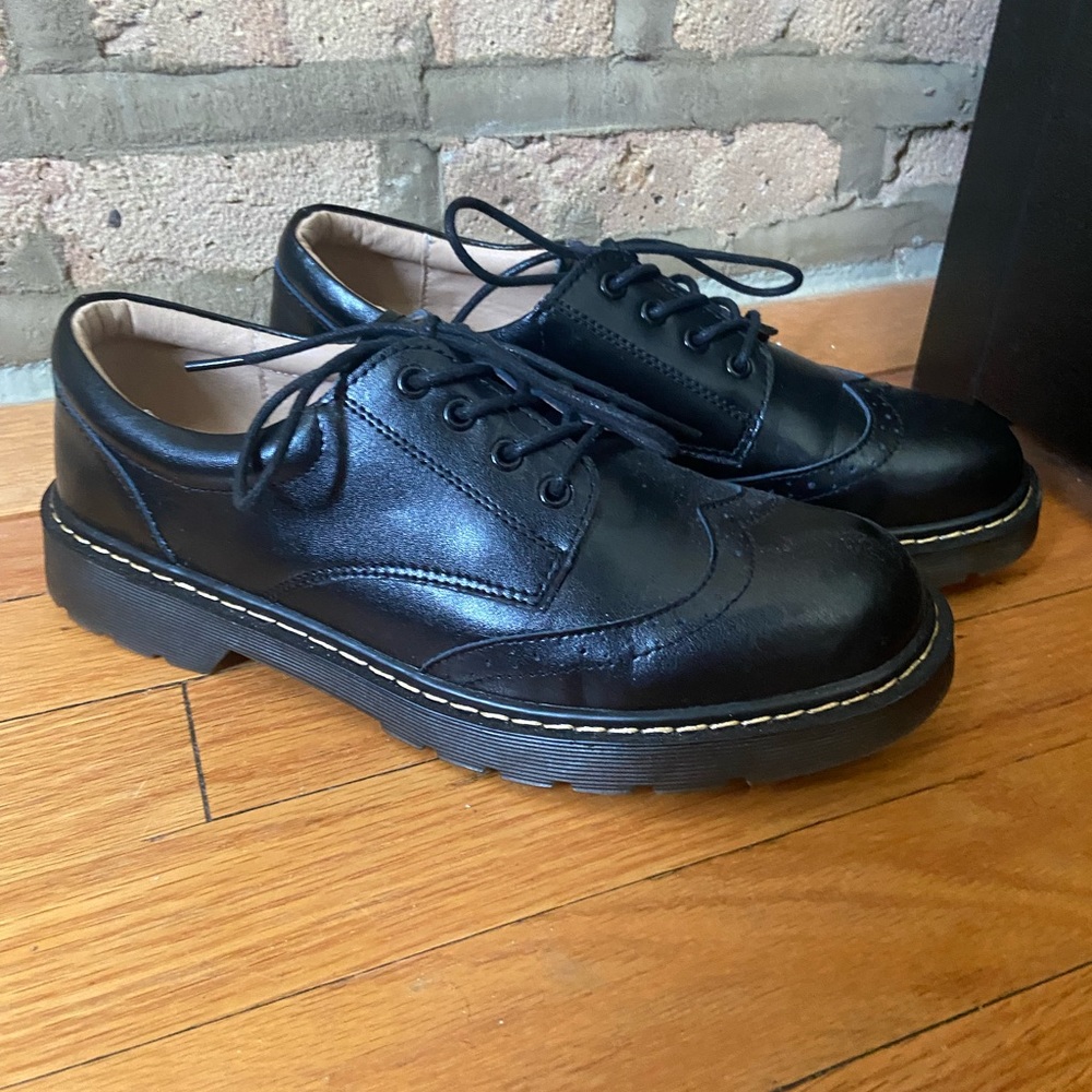 Doc Marten Style Oxford Shoes - EUC Women’s 9.5